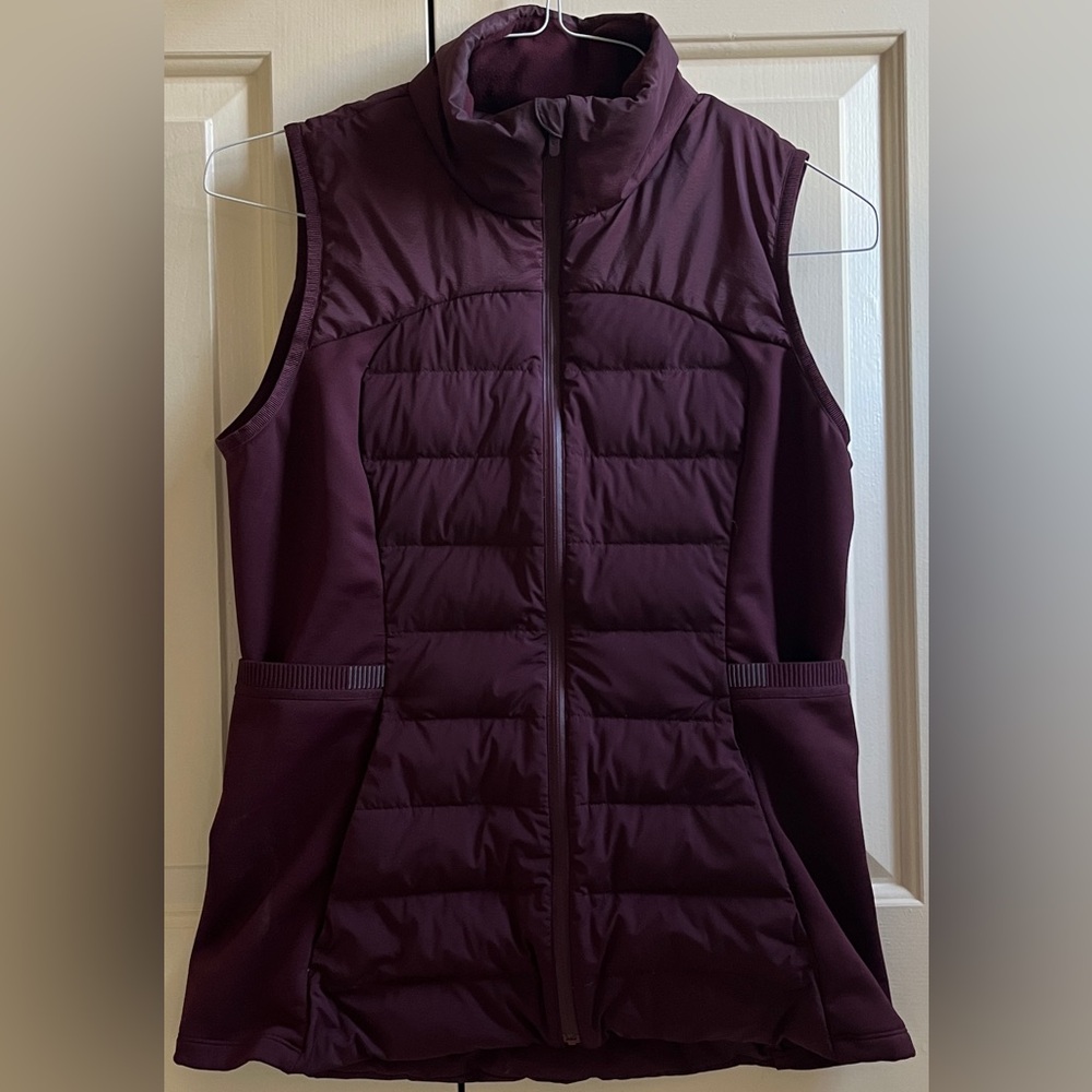 🍒LULULEMON DOWN FOR IT ALL VEST sz 10 CASSIS 700-Fill Jacket Dark Adobe Maroon